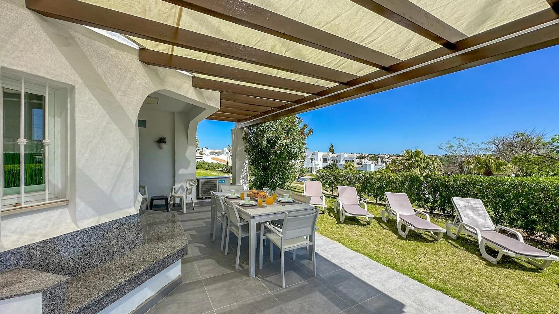 Luxury 3 Bedroom Apartment, Albufeira Resort 0*,  Portugal